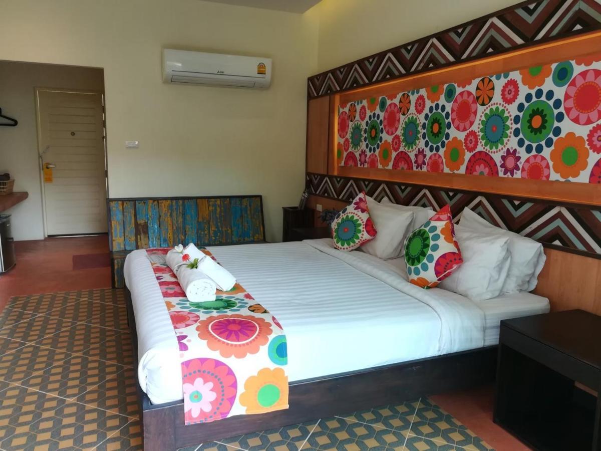 Good Times Resort Kanchanaburi Eksteriør billede